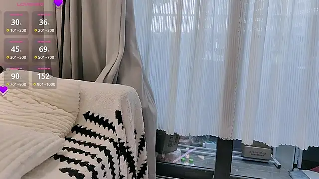 lulu-789's Live Chat Room