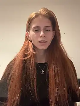 CherryBellaa – Kamerová šou
