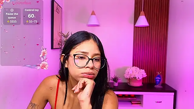 Chat +18 de _Celeste_Hill ao vivo