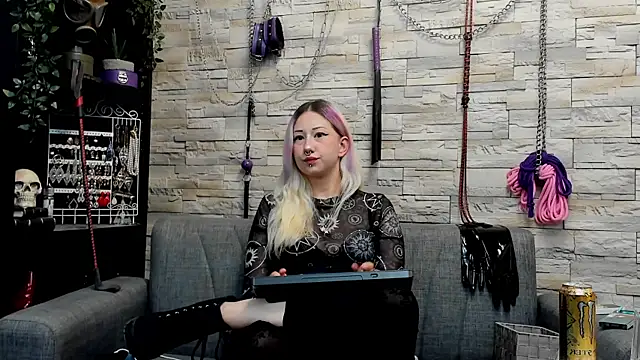 Miss_Kaz's Live Chat Room