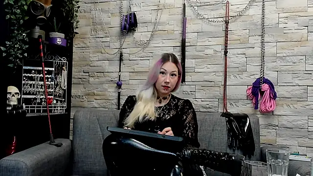 Sala de chat en directo de Miss_Kaz