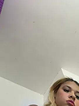 Živá chatovací místnost hannie-