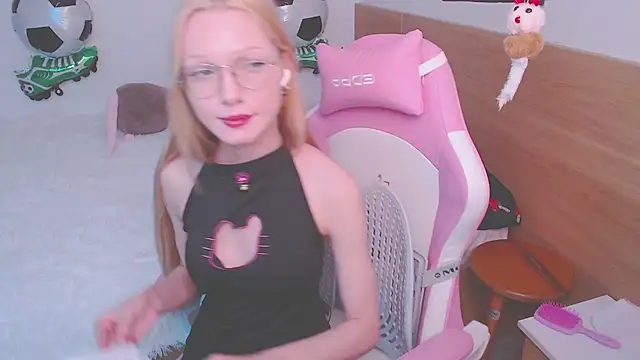 blush's Live Chat Room