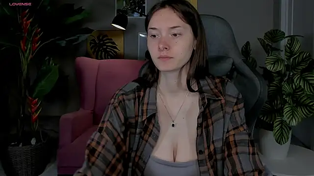 חדר צ'אט בשידור חי של Eva_Leeee