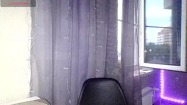 dakota_charm_'s Live Chat Room