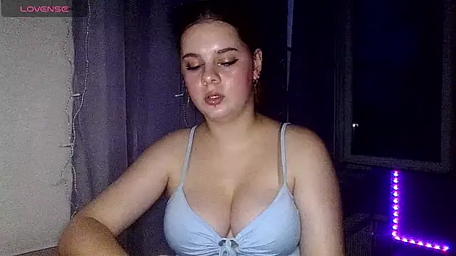 dakota_charm_'s Live Chat Room