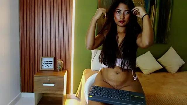 zaraa_Black43's Live Chat Room