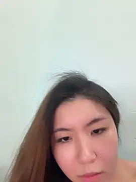 EMuoii_007's Live Chat Room