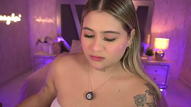 Chat XXX ao vivo de Sahury_Sweet