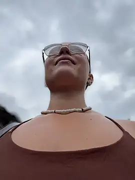LunaMood чат на живо