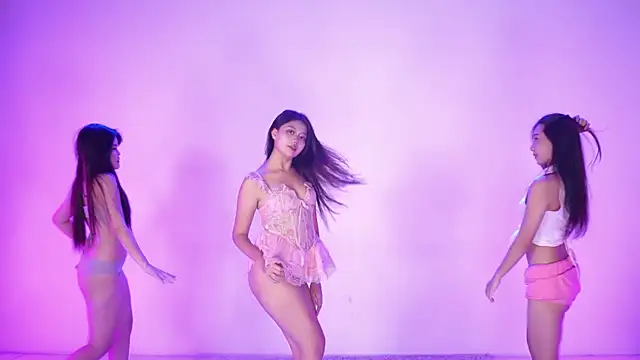 Honeyy-Angel Show in webcam