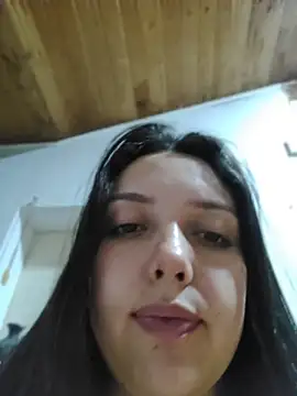 Phòng Chat Trực Tiếp Bella_Karoline