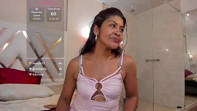 غرفة دردشة Sky_Collins_ المباشرة