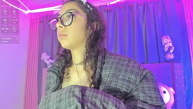 Sarah_Moon1 Adlı Modelin Canlı Sohbet Odası