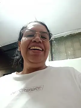 Emilif_ Live Chatrum