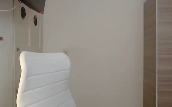 Salomesweet02's Live Chat Room