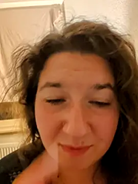 BigBoobMayaa Cameră chat live