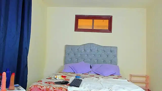 غرفة دردشة Milf_Maway المباشرة