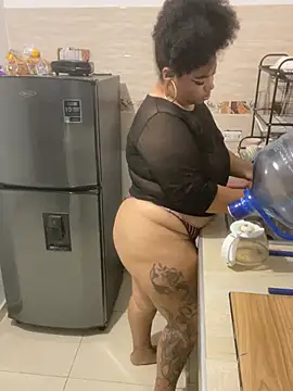Sunniie Adlı Modelin Canlı Sohbet Odası