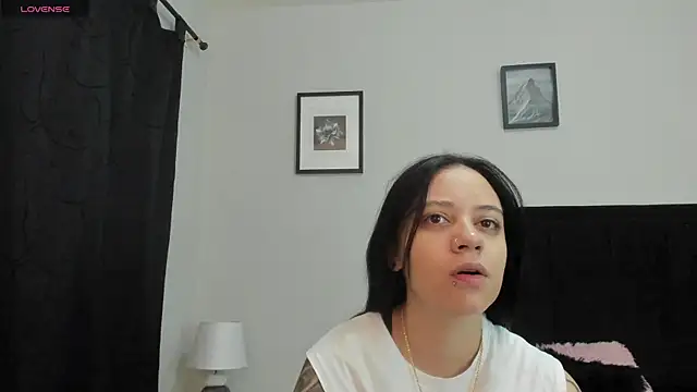 Sara_B's Live Chat Room