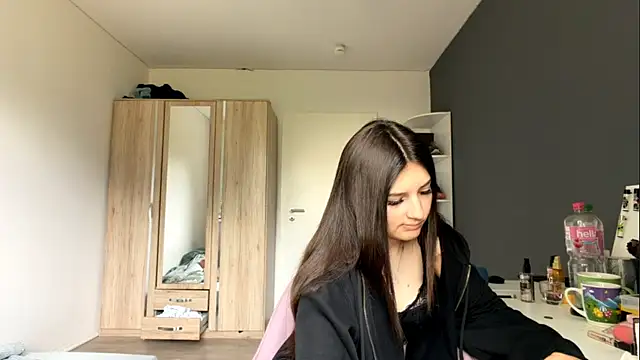 SpanishRooter Adlı Modelin Canlı Sohbet Odası