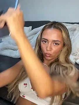 Živá chatovací místnost Harrietbronzex