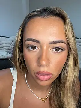 Živá chatovací místnost Harrietbronzex