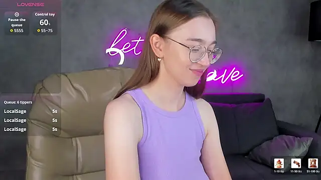 Lucy_Green Adlı Modelin Canlı Sohbet Odası