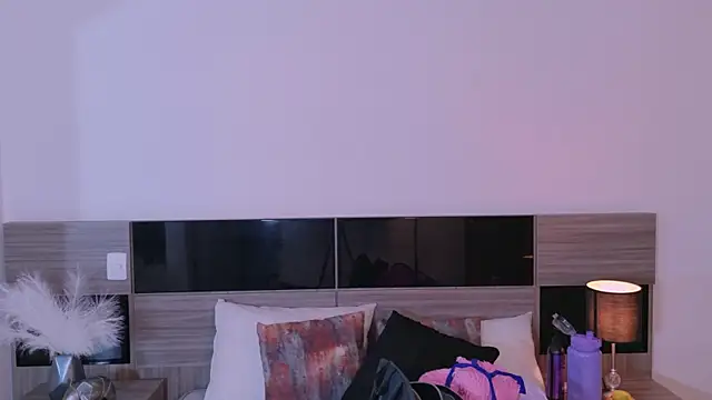 חדר צ'אט בשידור חי של NinaGarcia