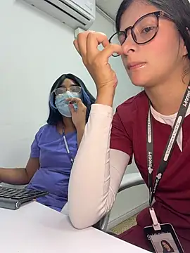 غرفة دردشة Mia_Alanna المباشرة