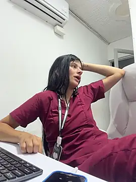 Mia_Alanna Adlı Modelin Canlı Sohbet Odası