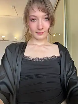 Strawberry_Senpai Live Chatraum