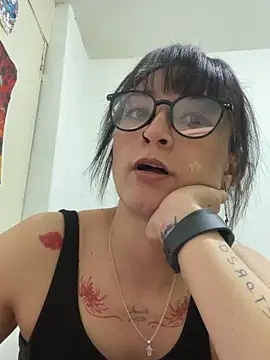 Mikaza-Ackerman – Naživo XXX chat