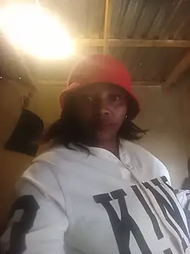 newbab Adlı Modelin Canlı Sohbet Odası