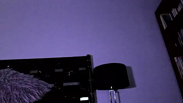 חדר צ'אט בשידור חי של ViolettClay