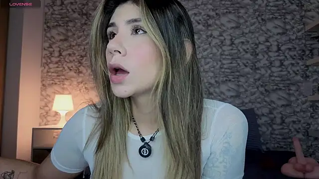 Isabella_Bliss Adlı Modelin Canlı Sohbet Odası