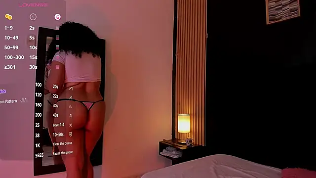 lunadoll18 Adlı Modelin Canlı Sohbet Odası