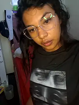sophiagomezx's Live Chat Room