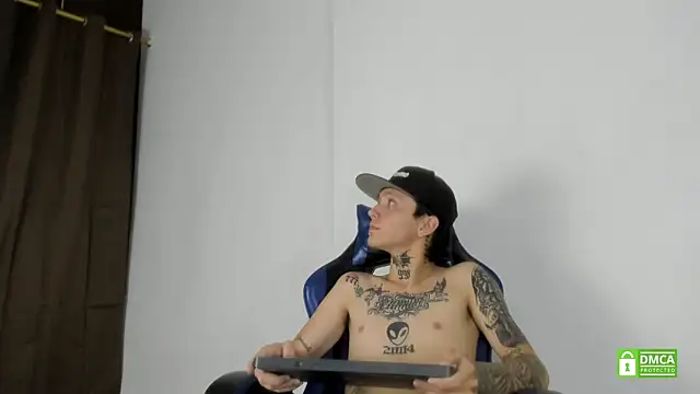 โชว์เว็บแคมของ Nick_TattooedGuy