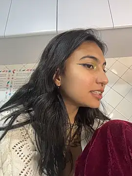 Velvet_Mysstic Adlı Modelin Canlı Sohbet Odası
