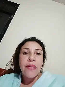 Angelika_Clauss 실시간 채팅방