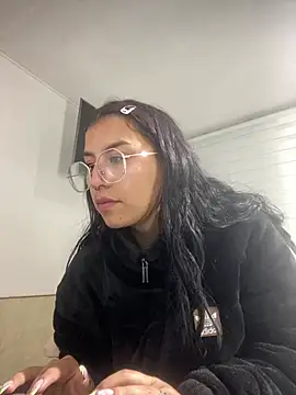 Živá chatovací místnost Tinniforwor