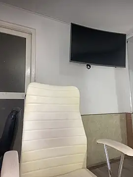 Živá chatovací místnost Tinniforwor