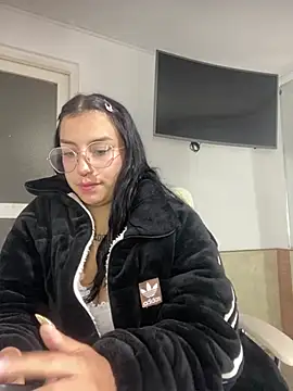 Živá chatovací místnost Tinniforwor