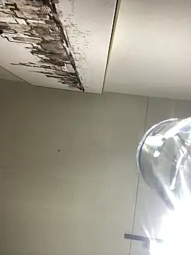 Živá chatovací místnost Tinniforwor