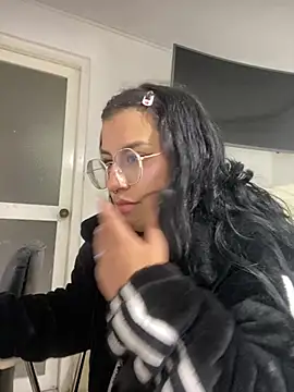 Živá chatovací místnost Tinniforwor