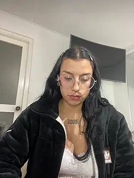Živá chatovací místnost Tinniforwor