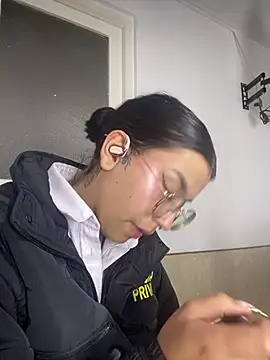Tinniforwor 现场聊天室