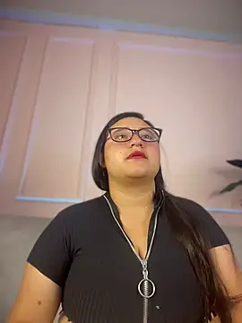 Phòng Chat Trực Tiếp LuisAny