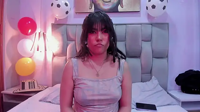 Estrella-Mia – Naživo XXX chat